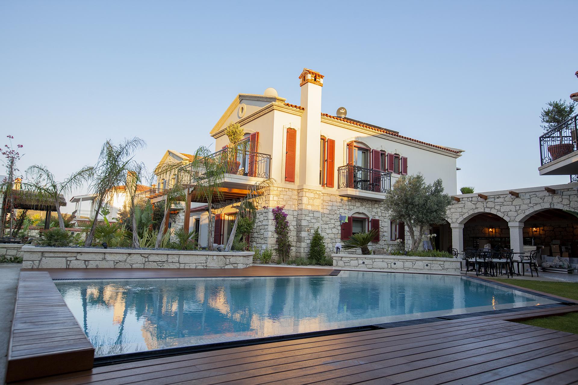 Bahçe ve binalar